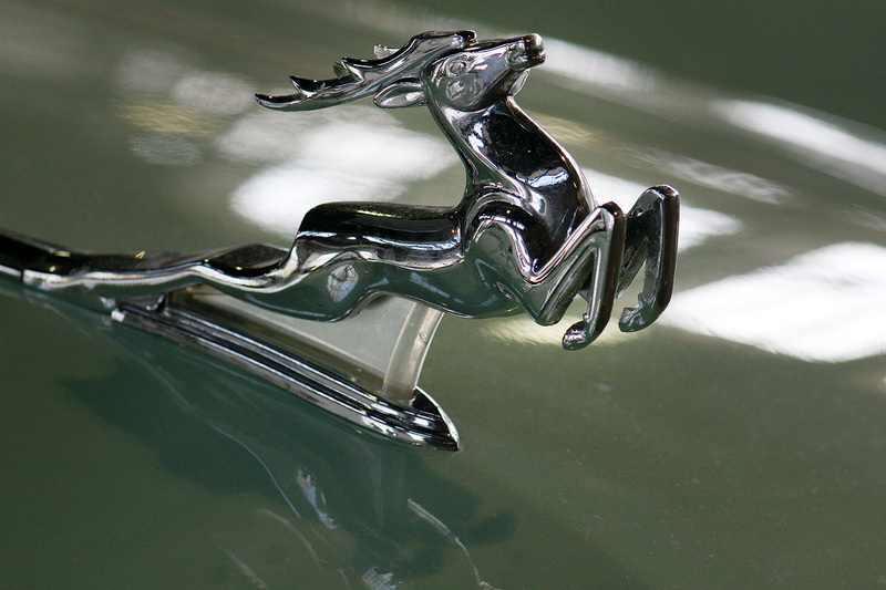 Illustration for article titled 17 Gorgeous Hood Ornaments That Defined These Classic Cars